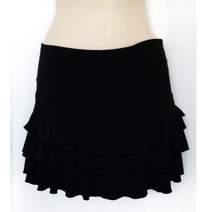 Sexy cute ruffle black skirt